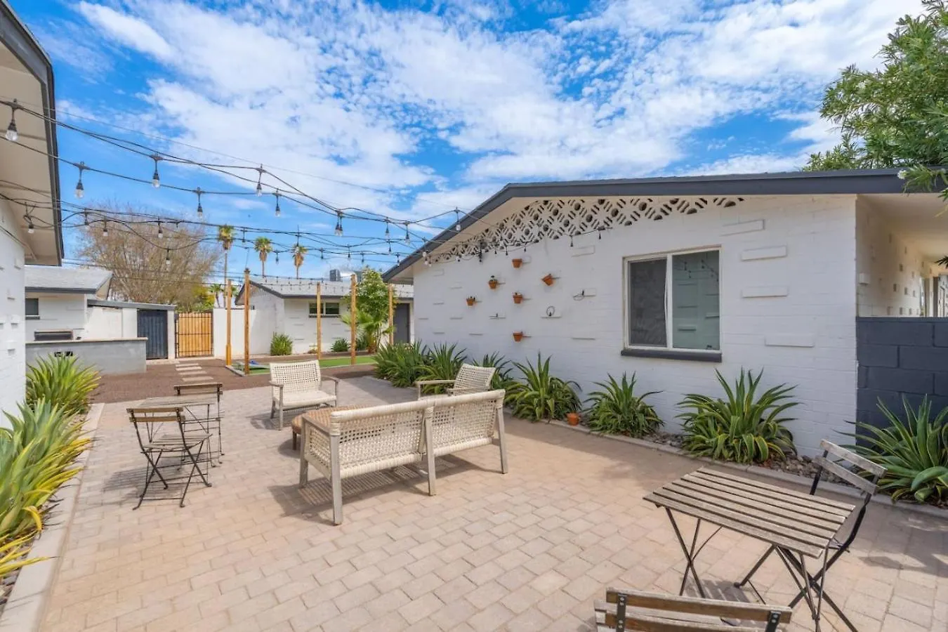 Fashion Square Apt1 Swvillage Scottsdale 8Plex